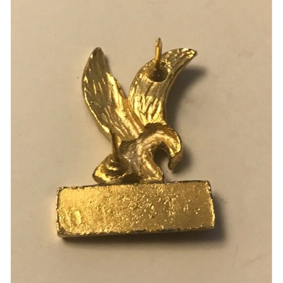 Kawasaki Eagle Lapel Pin Gold Tone Red Enamel Badge 1" Vintage Dual Pin Back - Picture 4 of 6